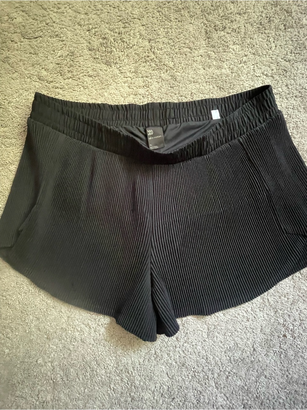 all in motion Black Pleated Elastic-Waist Athletic Shorts